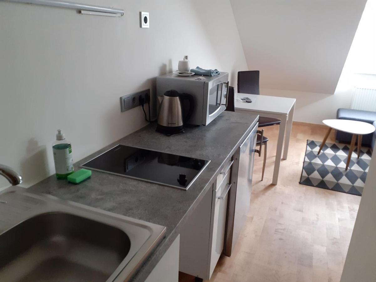 Attic Rooms At Laisves Avenue Kaunas Eksteriør bilde